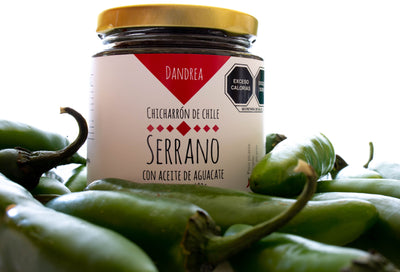 Salsa Chicharrón de Chile Serrano con Aceite de Aguacate