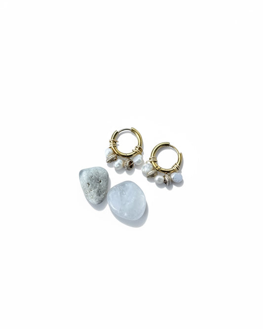 Hoops o aretes  con perla de río
