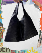 BOLSA DE HOMBRO TEJIDA NEGRA