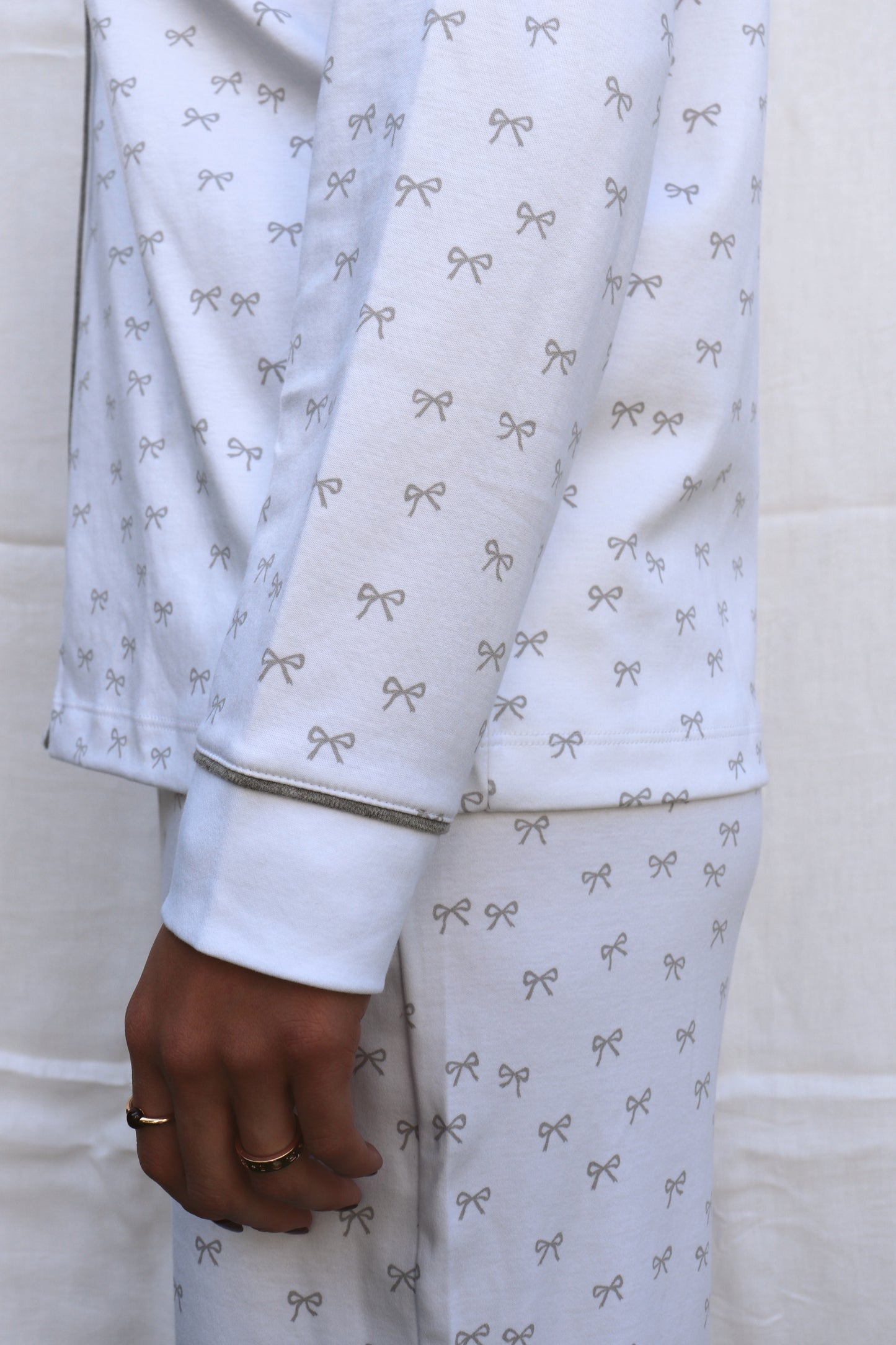 Pijama Manga Larga  Pantalón  Moños Grises