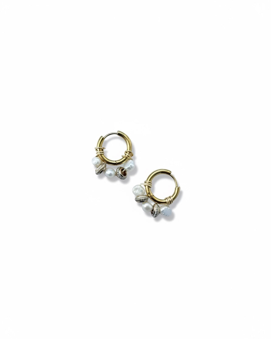 Hoops o aretes  con perla de río