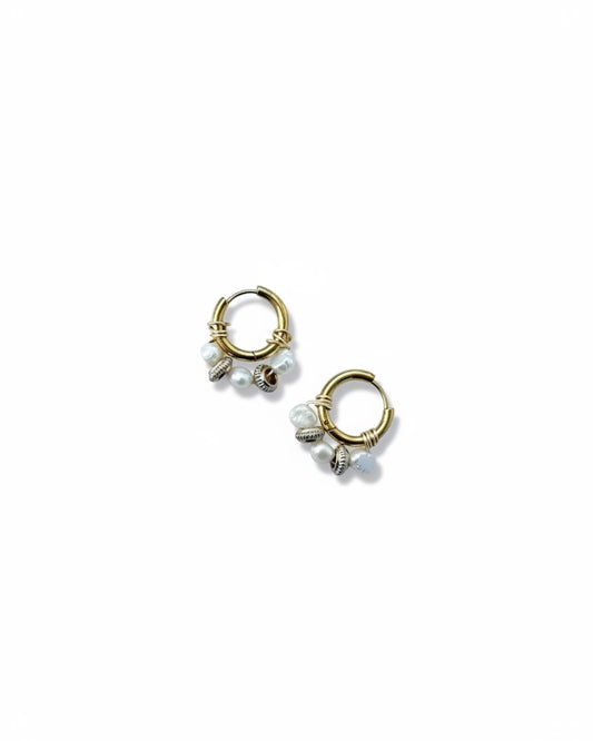 Hoops o aretes  con perla de río
