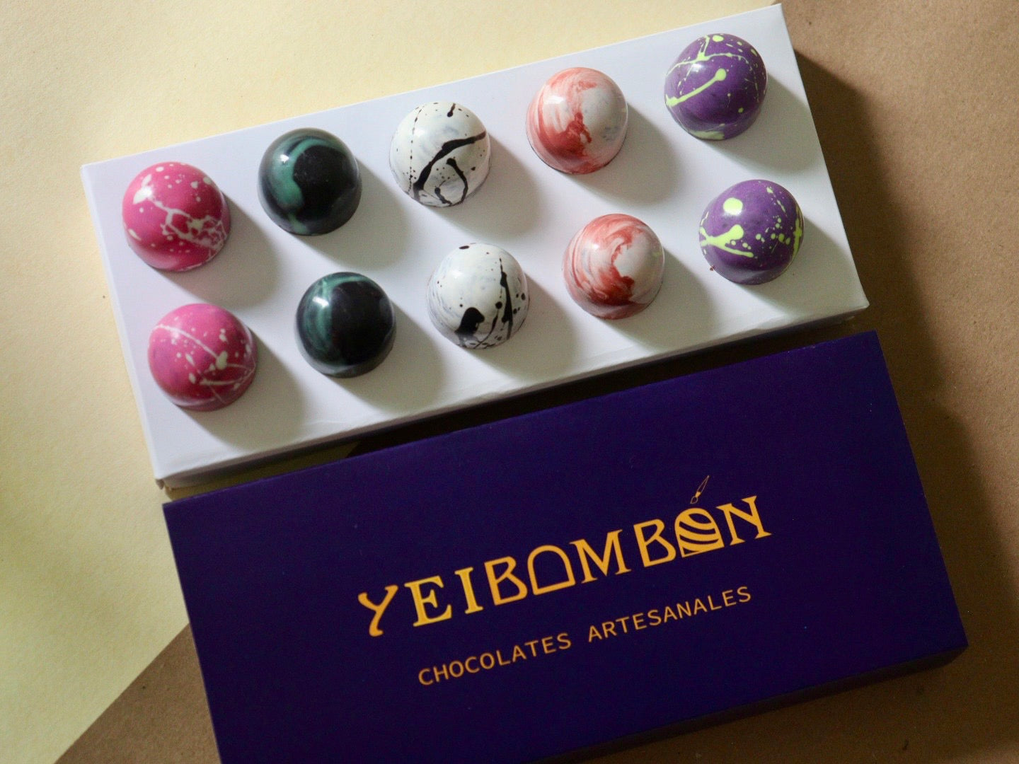 Chocolates artesanales rellenos gourmet - Caja grande