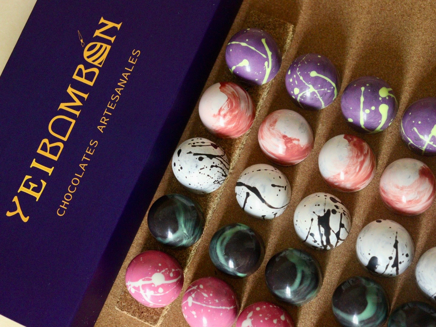 Chocolates artesanales rellenos gourmet - Caja grande